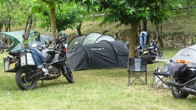 Toile de tente motard